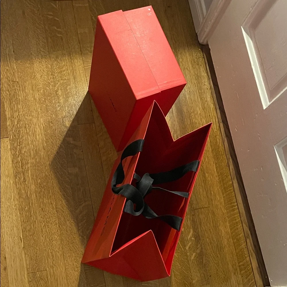 FERRAGAMO Iconic Red Shoe Box & Shopping Bag Set - Picture 2 of 4